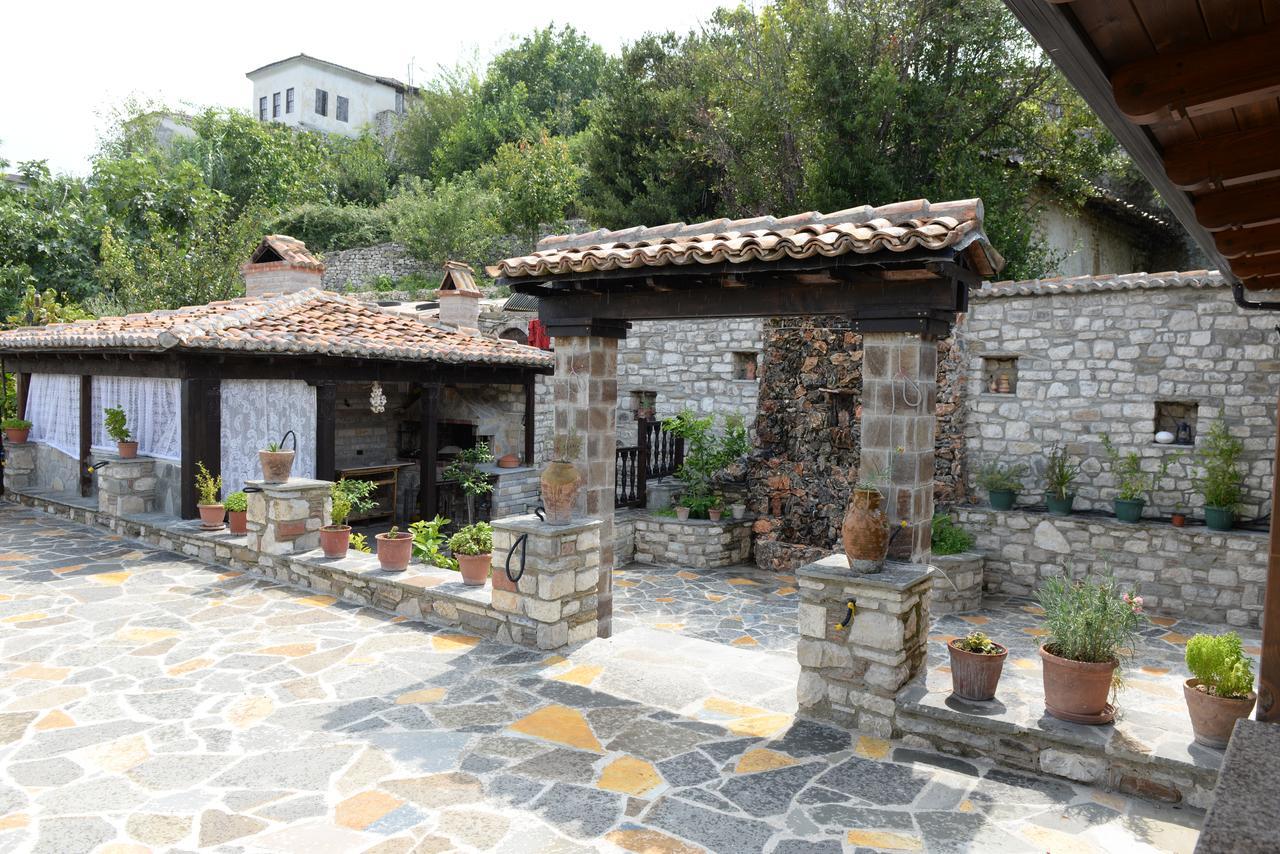 Guest House Iljesa Berat Exterior foto